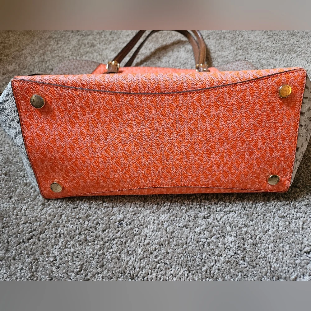 Michael Kors Orange, Tan & Cream Colorblocked Voyager East West Tote EUC - Picture 2 of 12